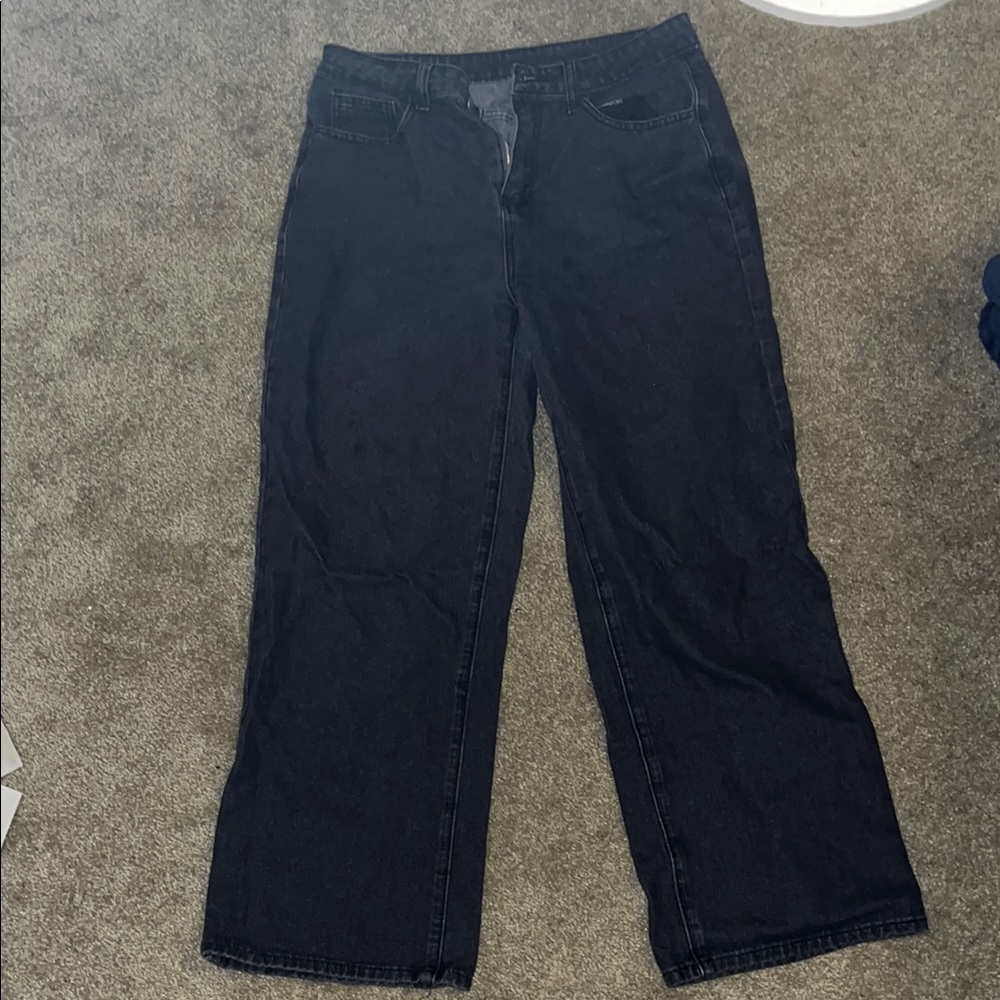 Black Straight Leg Jeans with Classic Fit